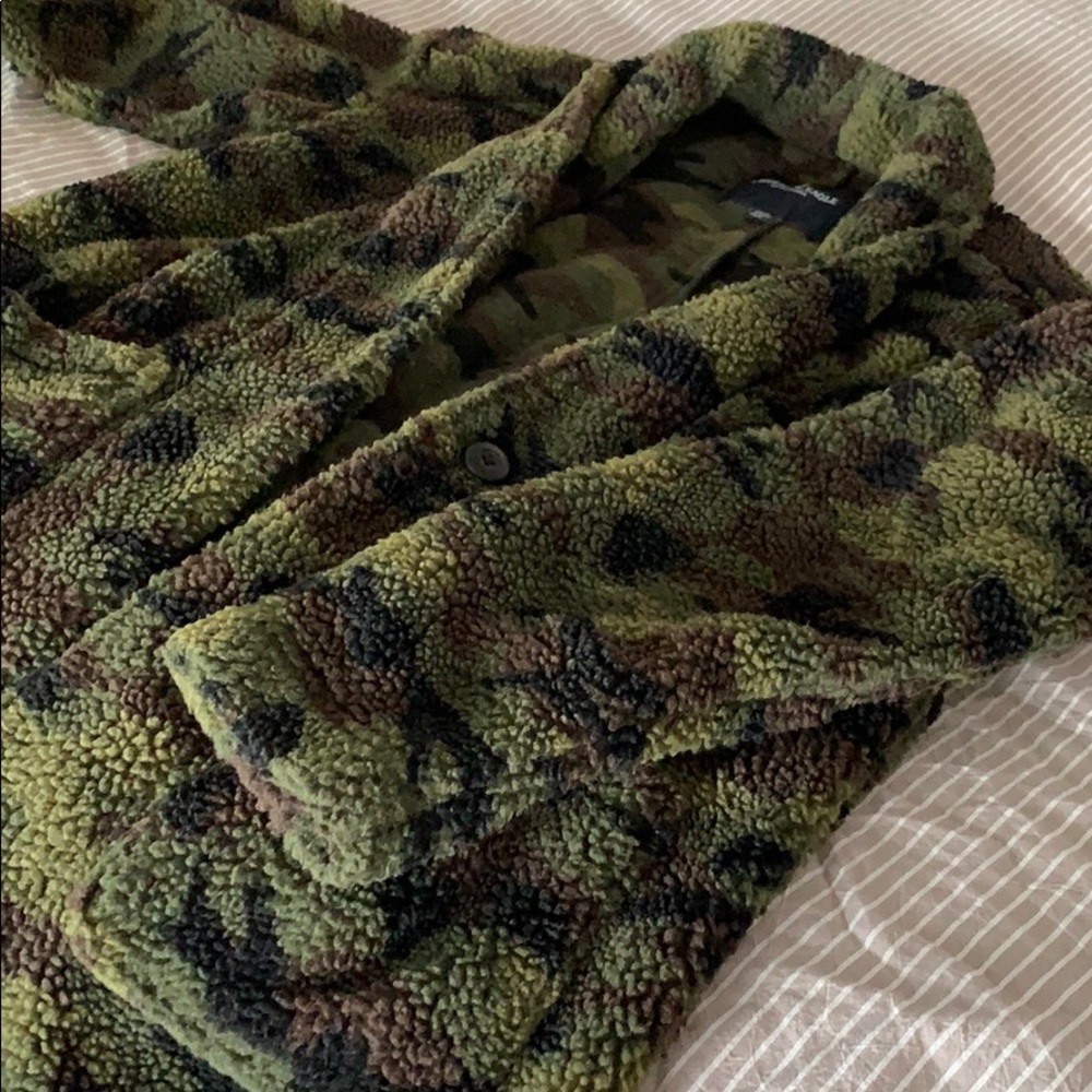 Women’s camo sweater